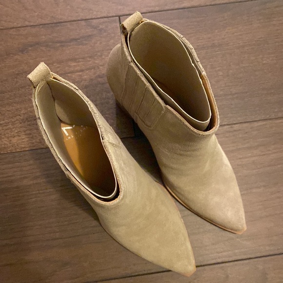 Marc Fisher Oshay Light Gray Suede Ankle Boot - Picture 9 of 10